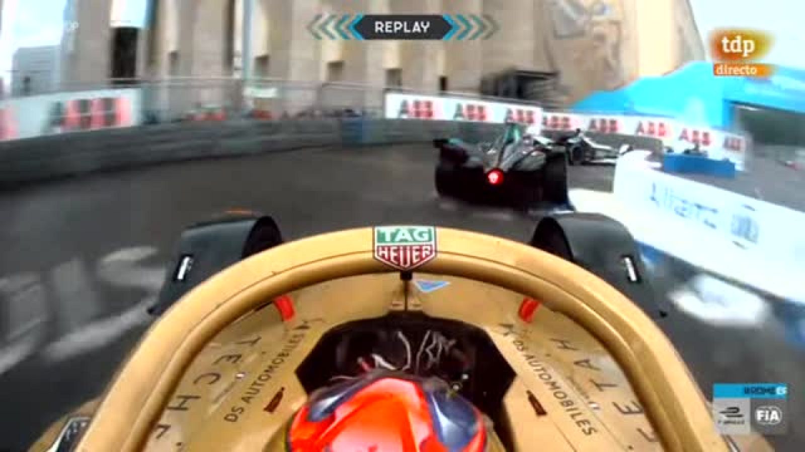 Un choque entre tres coches provoca 45 minutos de retraso en la Fórmula E, gana Evans la prueba