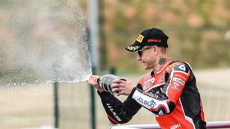 Suberbikes - Assen | Bautista vuelve a ganarlo todo | Ver