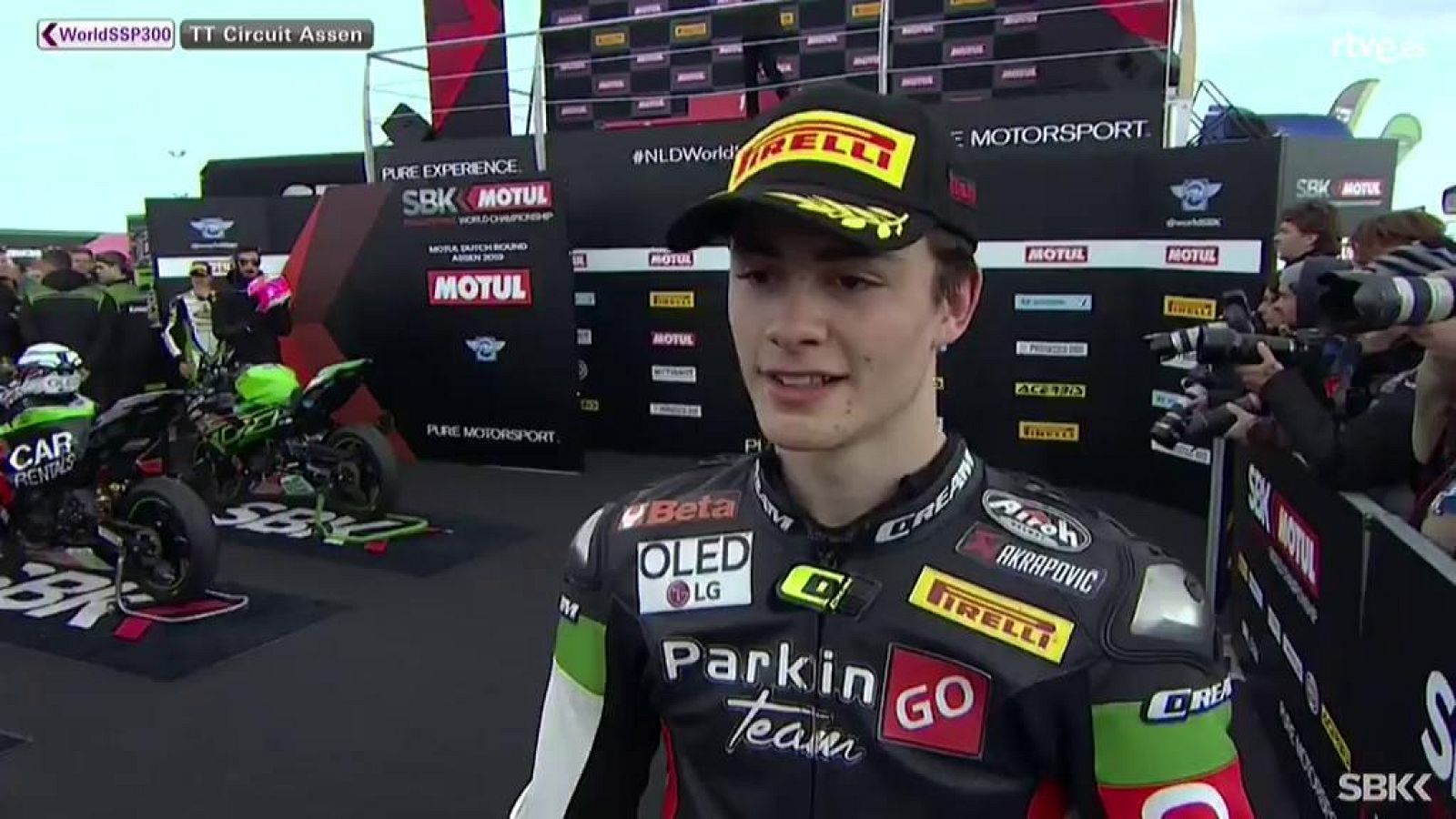 Manu González: "Por un toque en la última curva me he tenido que ir a lo verde"