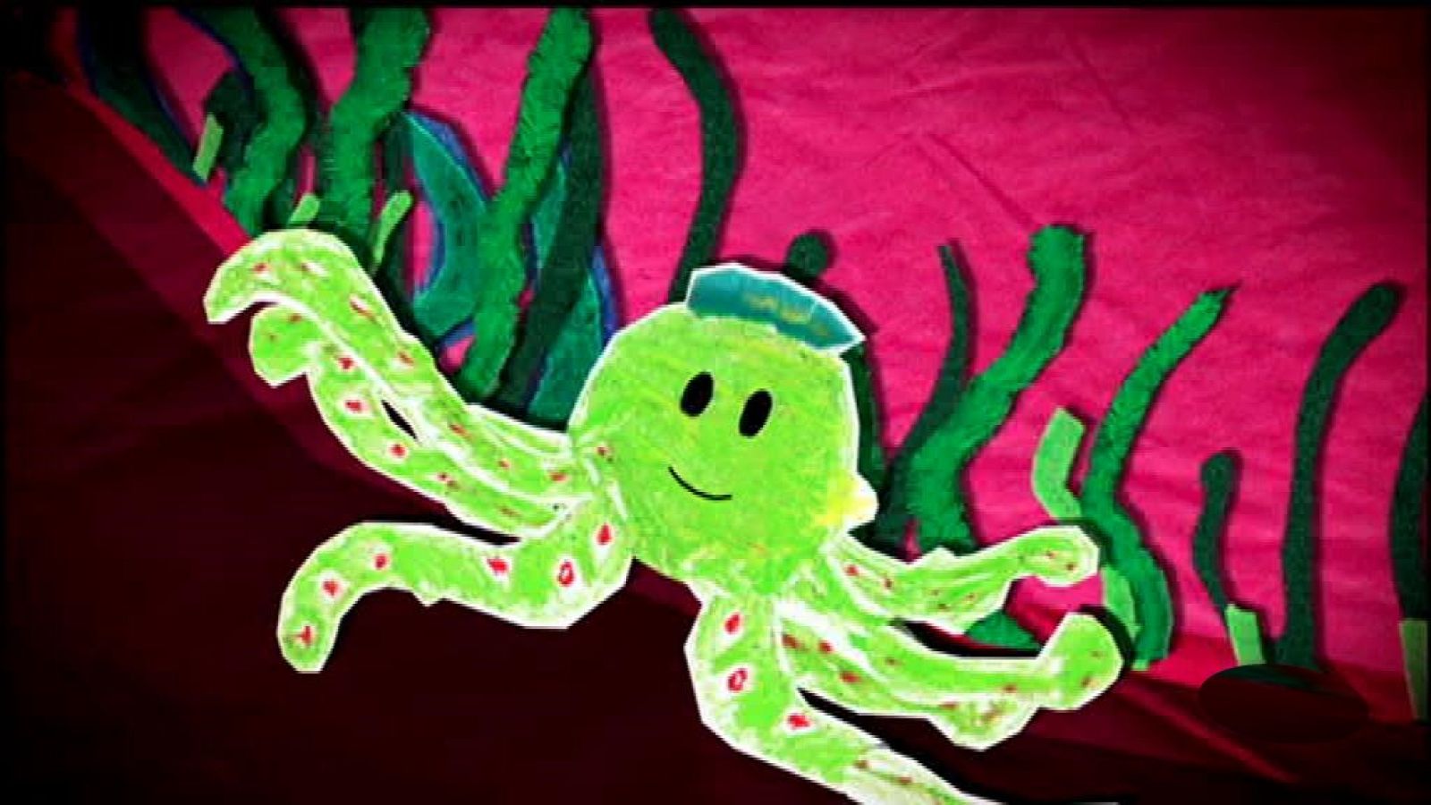 Olive la exploradora del fondo del mar - Olive la pequeña avestruz | Ver