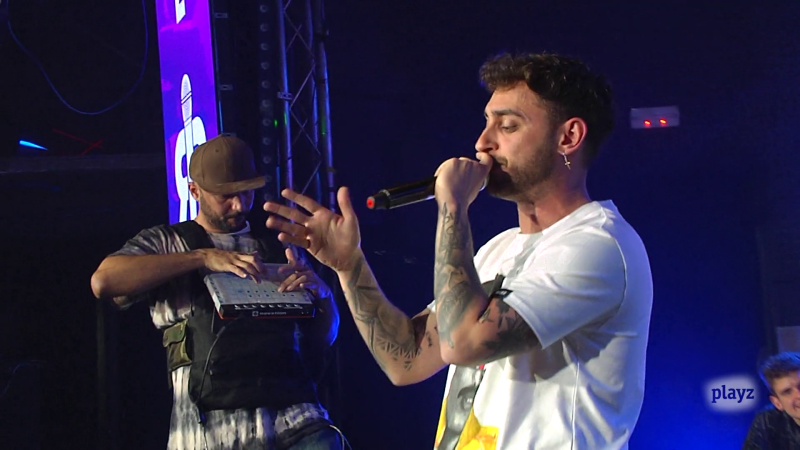 R�plica, la exhibici�n - En manos del DJ, con Hazhe1