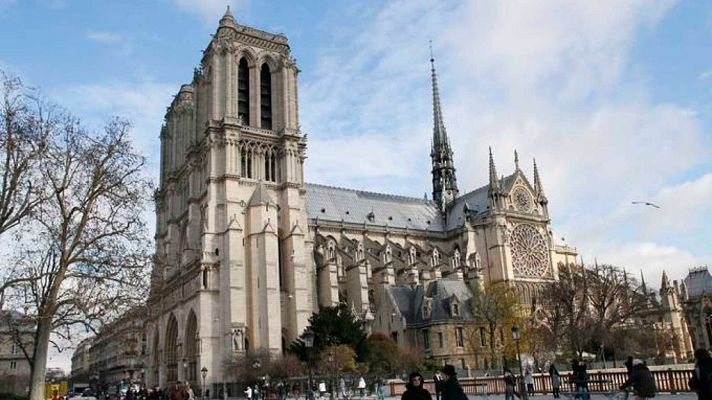 Telediario 1 - La historia de Notre Dame de París