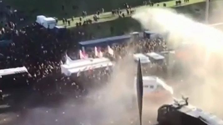 Telediario 1 - Arrestan a 5 hinchas holandeses armados en víspera del Juventus-Ajax