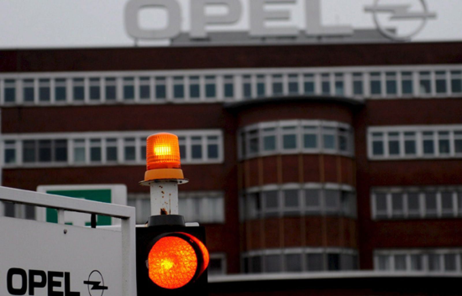 La Unión Europea buscará una solución para Opel | Ver