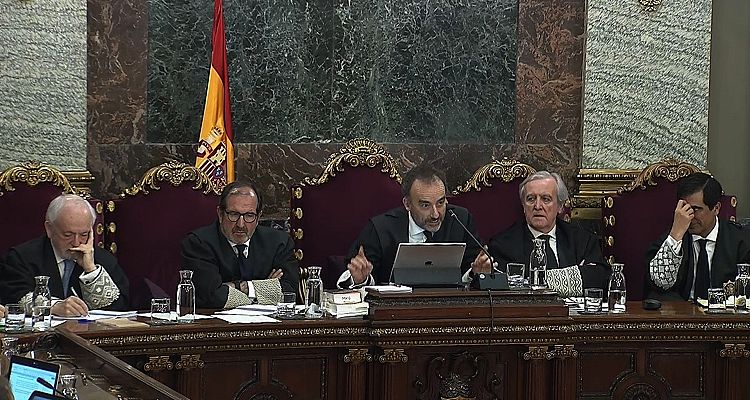 Informativo 24h - Un antidisturbios del 1-O: "Al ver que nos superaban tanto en número se abalanzaron sobre nosotros"