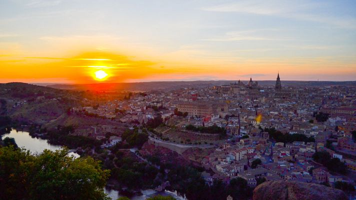 El tiempo - Poco nuboso o despejado o con intervalos de nubes altas en la mayor parte del país