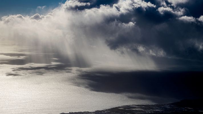 El tiempo - Aviso amarillo a 17 provincias con lluvias, tormentas, vientos y oleaje