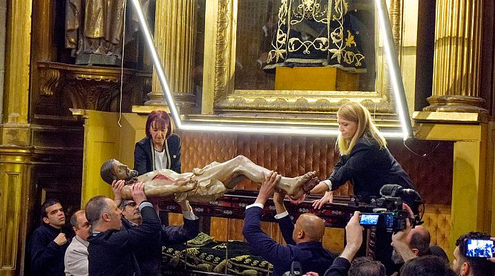 Telediario 1 - Las cofradías, pendientes de las previsiones de lluvia este Martes Santo