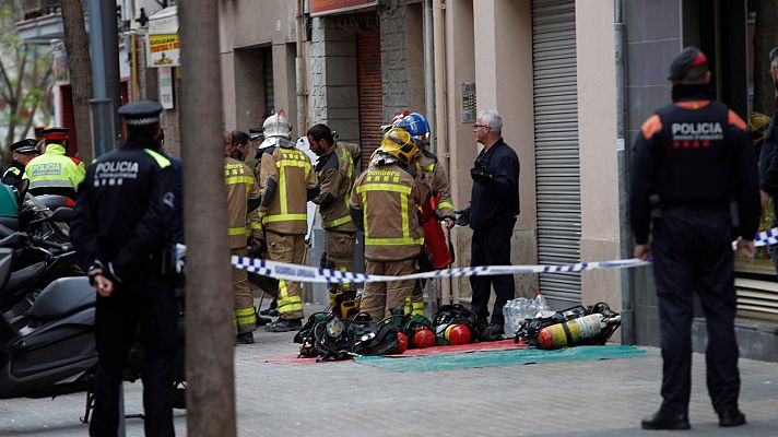 Telediario 1 - Mueren una mujer y sus 2 hijos en un incendio en Hospitalet