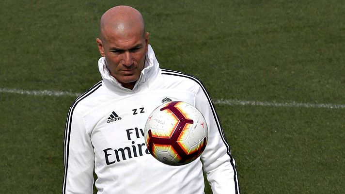 Telediario 1 - ¿Revolución o evolución para el futuro Madrid de Zidane?