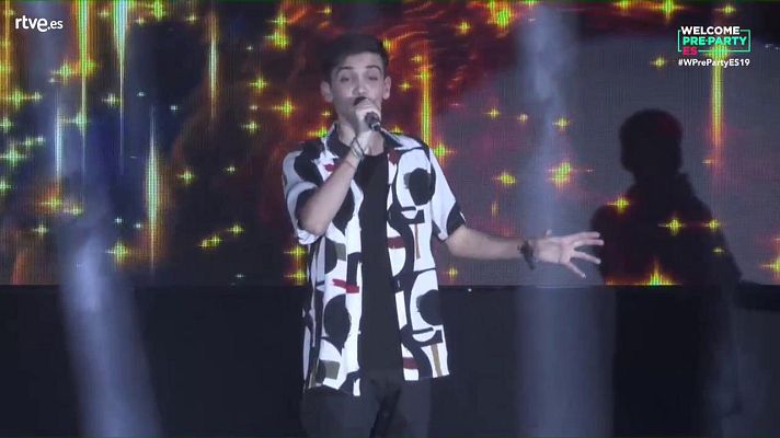 Eurovisión - Dave canta "La la la"