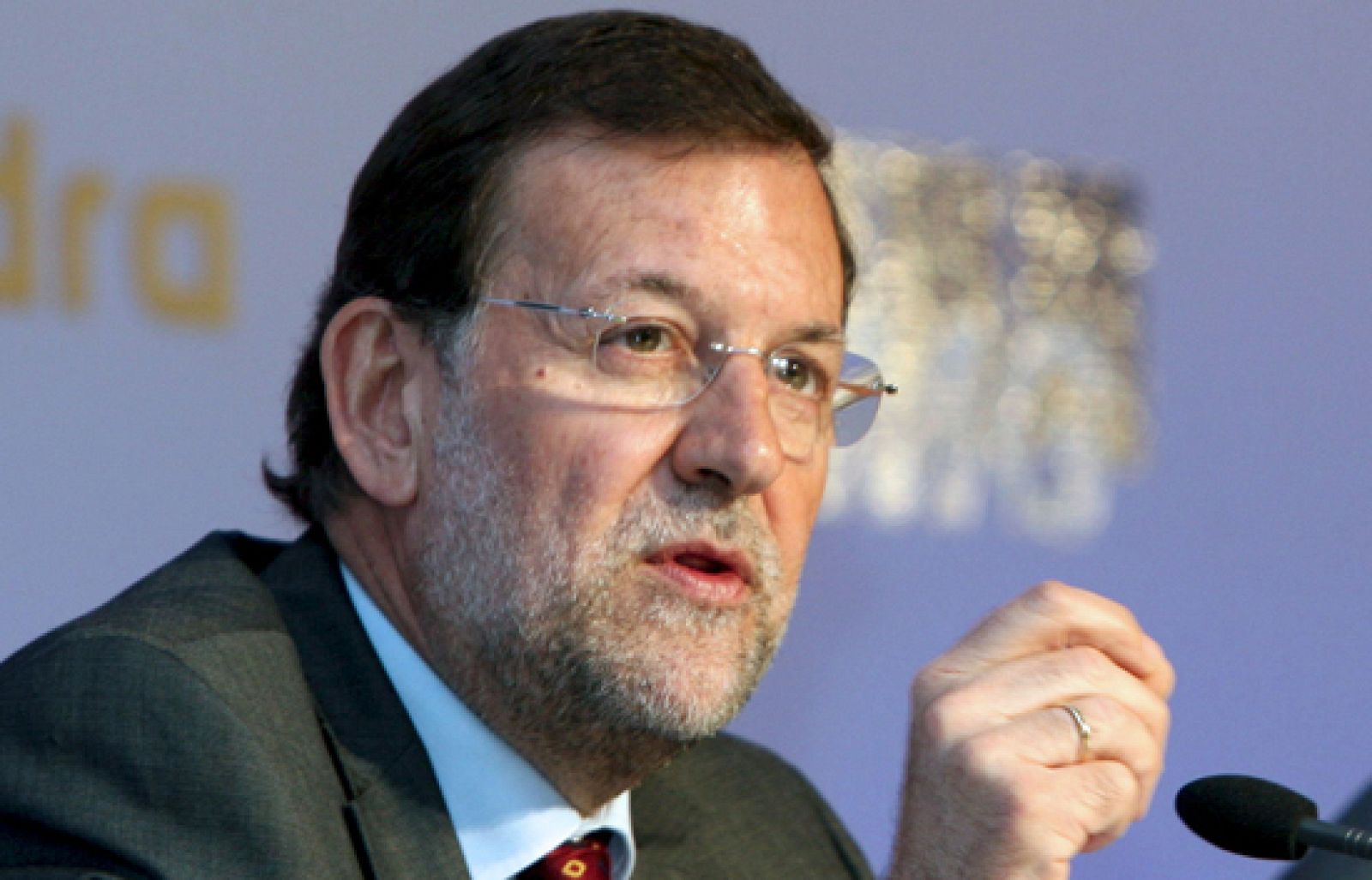 La polémica sobre el uso de aviones militares sigue enfrentando a socialistas y populares | Ver