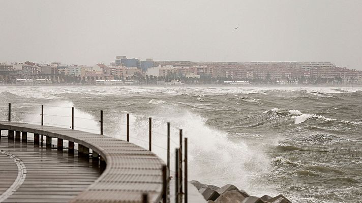 Telediario 1 - Fuertes vientos e intensas lluvias en buena parte del este peninsular y Baleares