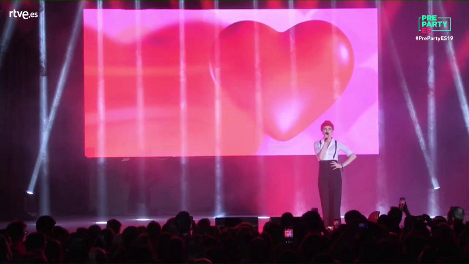 Eurovisión 2019 - Leonora canta "Love is forever" en la Preparty