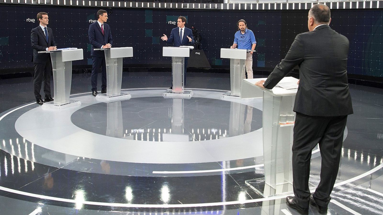 El tono más bronco del debate en RTVE llegó con las referencias a Cataluña