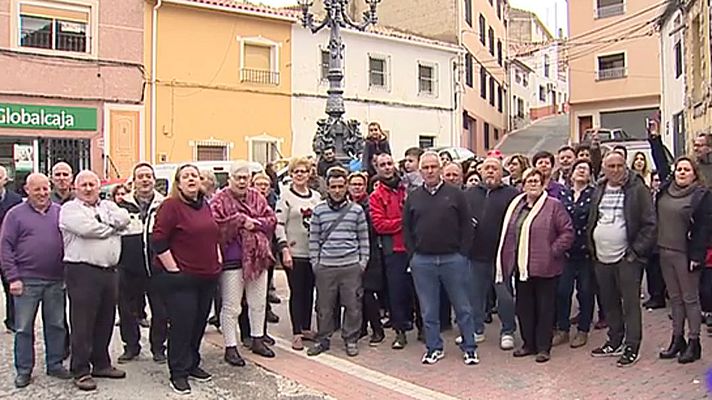 Telediario 1 - Urnas vacías en protesta por el abandono de sus pueblos