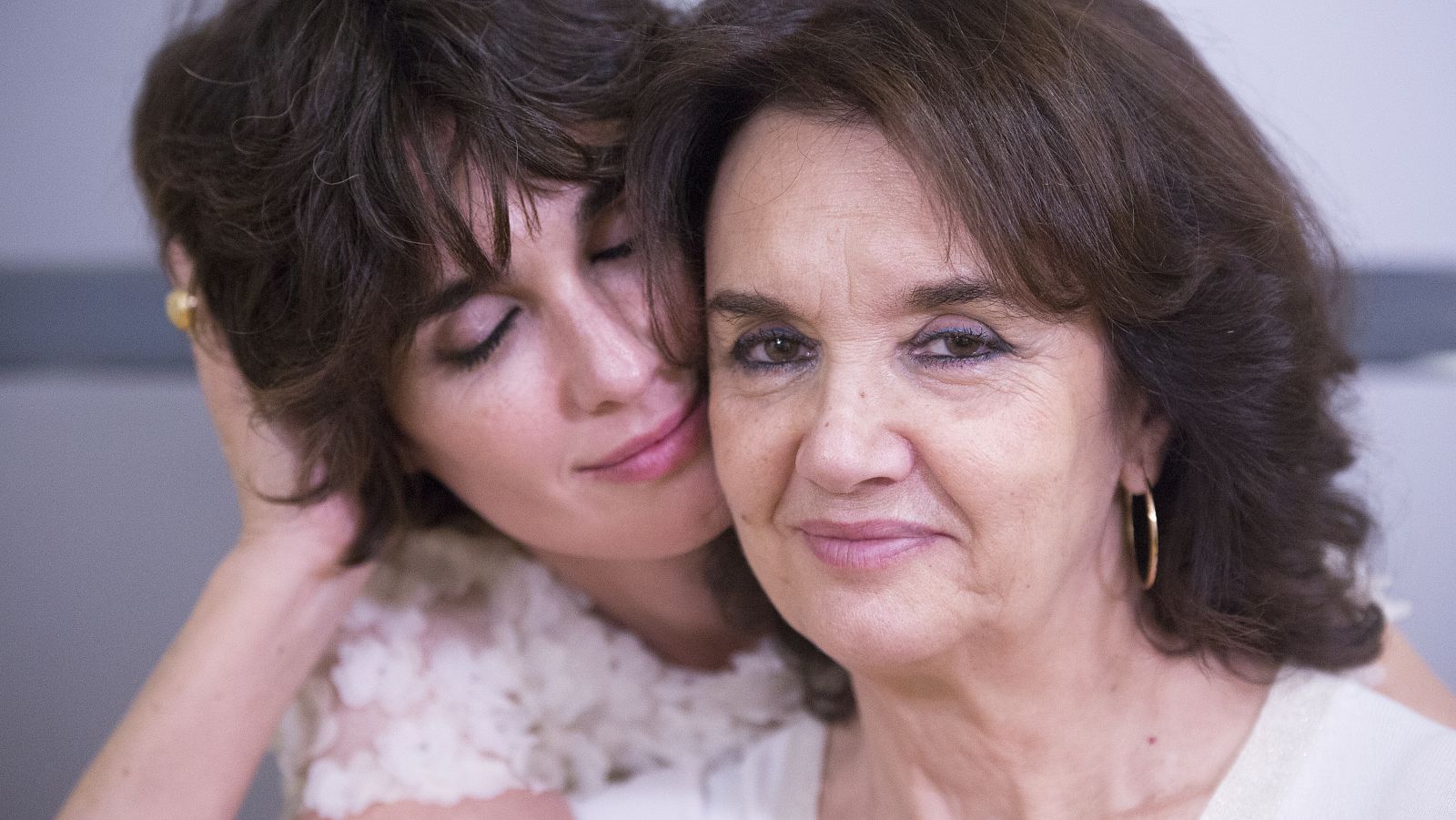 Paz Vega y Sara Vega le leen una emotiva carta a su madre | Ver