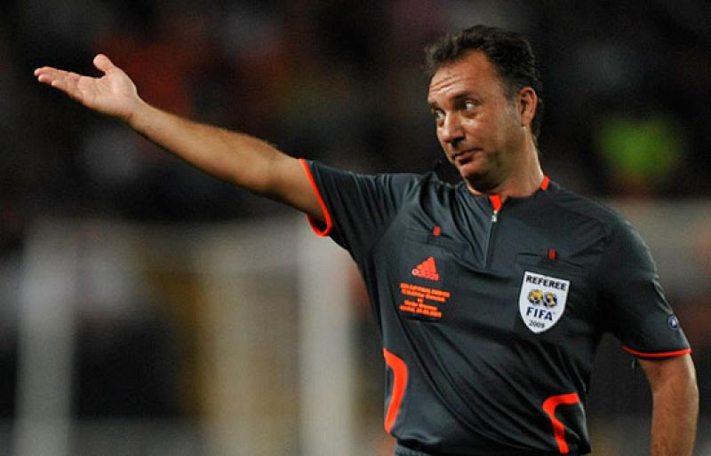 Medina Cantalejo se despide del fútbol