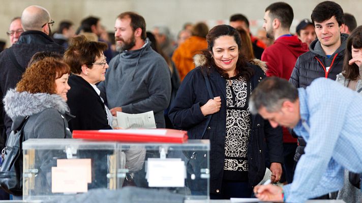 Informativo 24h - Los colegios abren sus puertas para las elecciones generales y las autonómicas valencianas