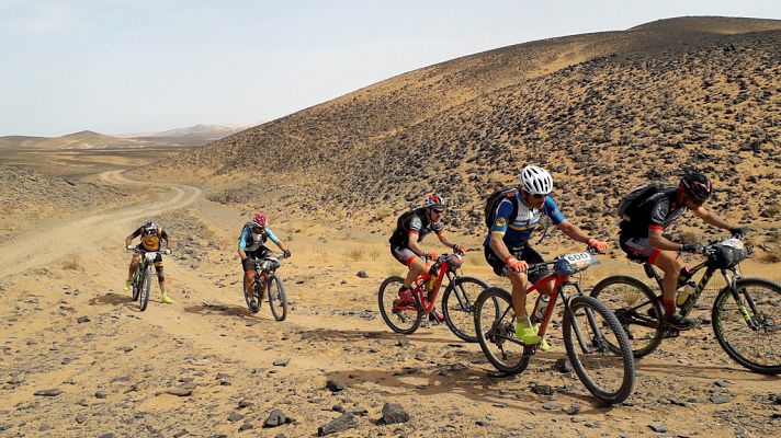 Telediario 1 - Titan Desert: Dureza extrema sobre dos ruedas en pleno Sahara