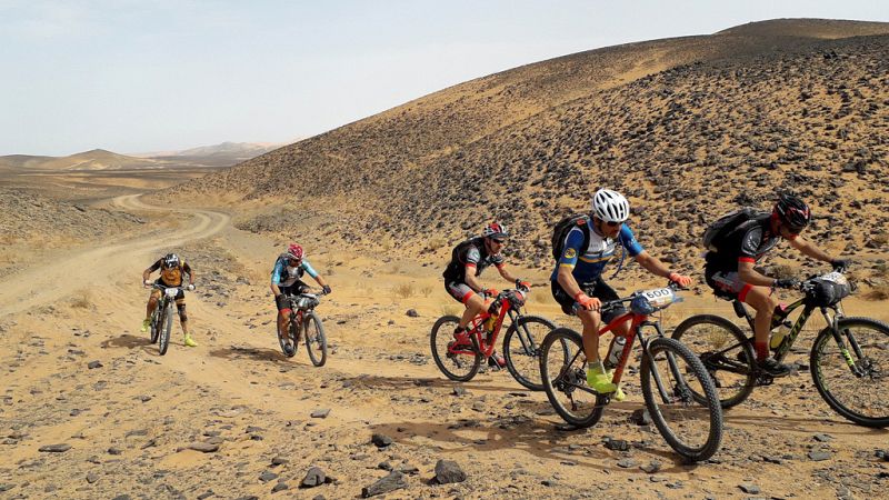 Titan Desert: Dureza extrema sobre dos ruedas en pleno Sahara | Ver