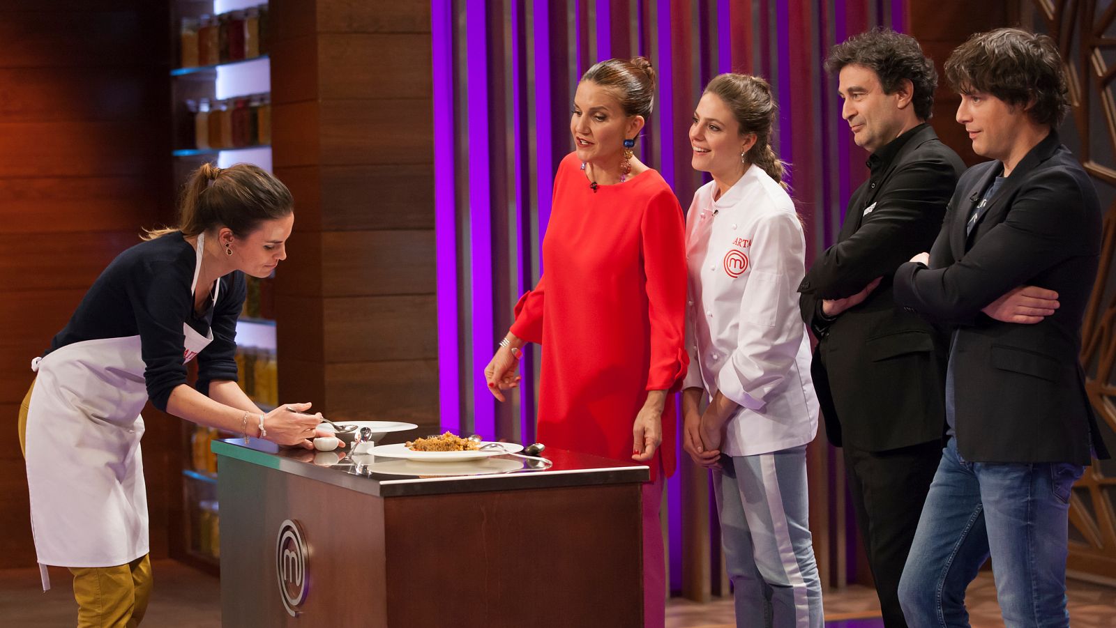 Aitana se vuelve loca explicando su plato | Ver