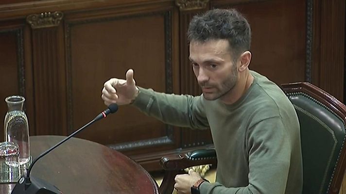 Informativo 24h - Un hombre asegura que un guardia civil le dio un puñetazo en la cara en un centro de Dosrius