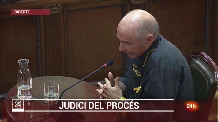 L'Informatiu - Llach va suggerir als Jordis que pugessin al cotxe policial