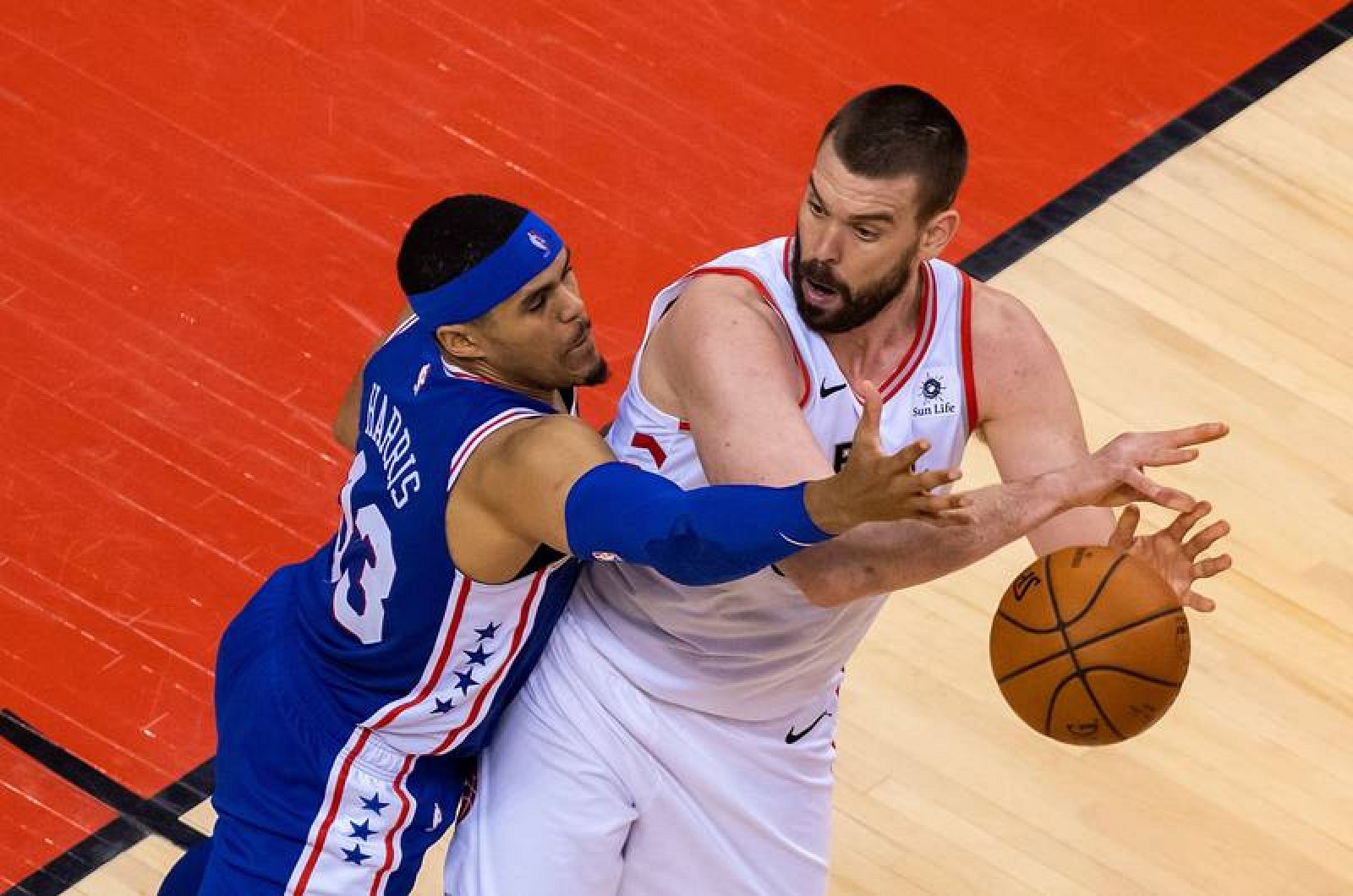 Los Sixers igualan la eliminatoria 1-1 al derrotar a los Raptors | Ver