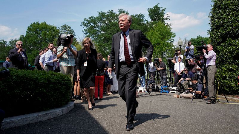 Estados Unidos apoya firmemente el levantamiento militar de Guaidó