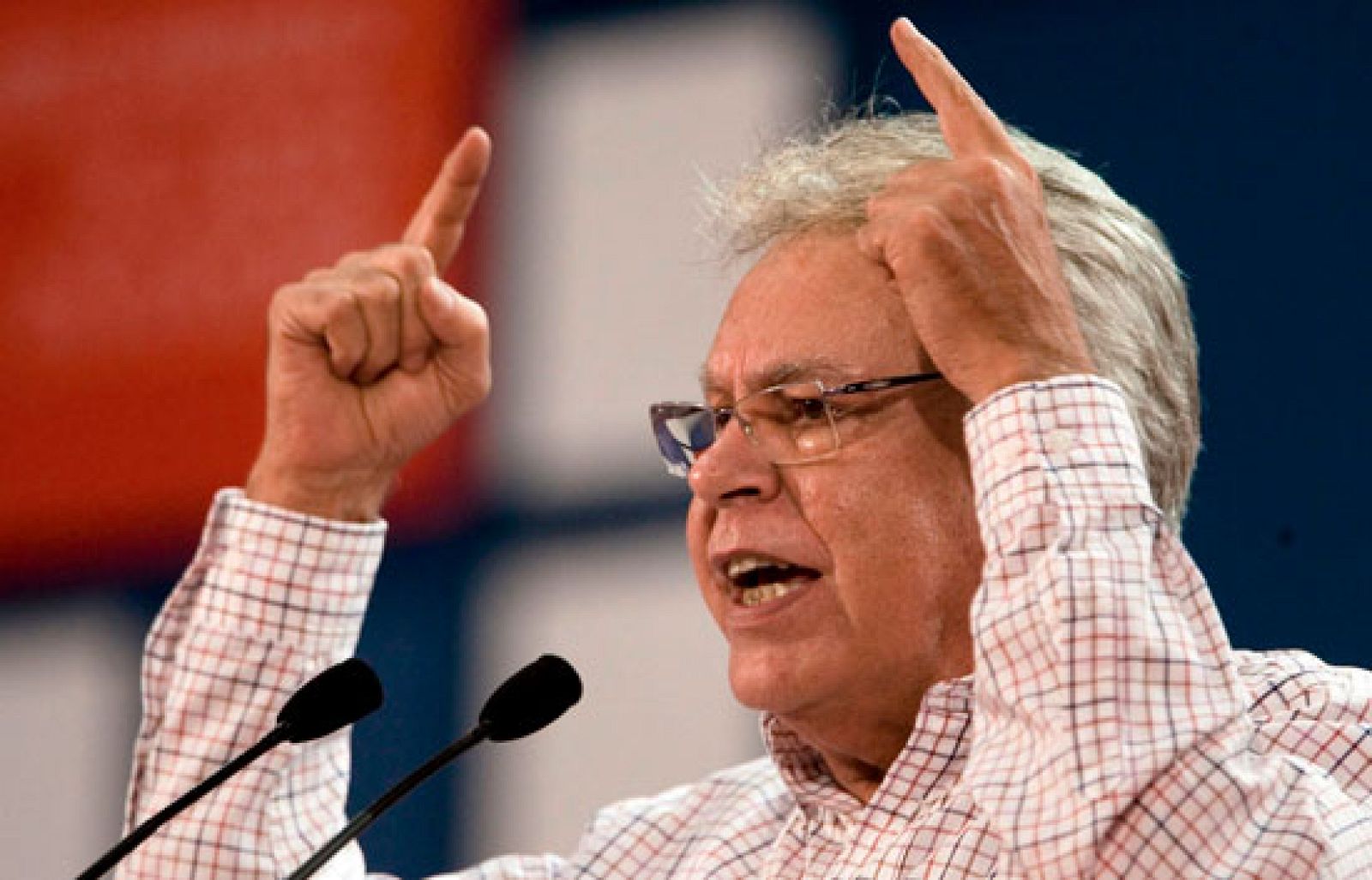 Felipe González participa en un mitin del PSOE en Málaga | Ver