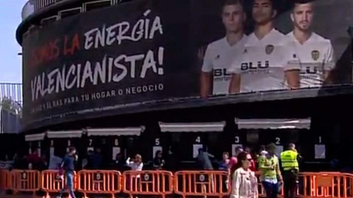 Telediario 1 - Colas en Mestalla para las entradas de la final de Copa