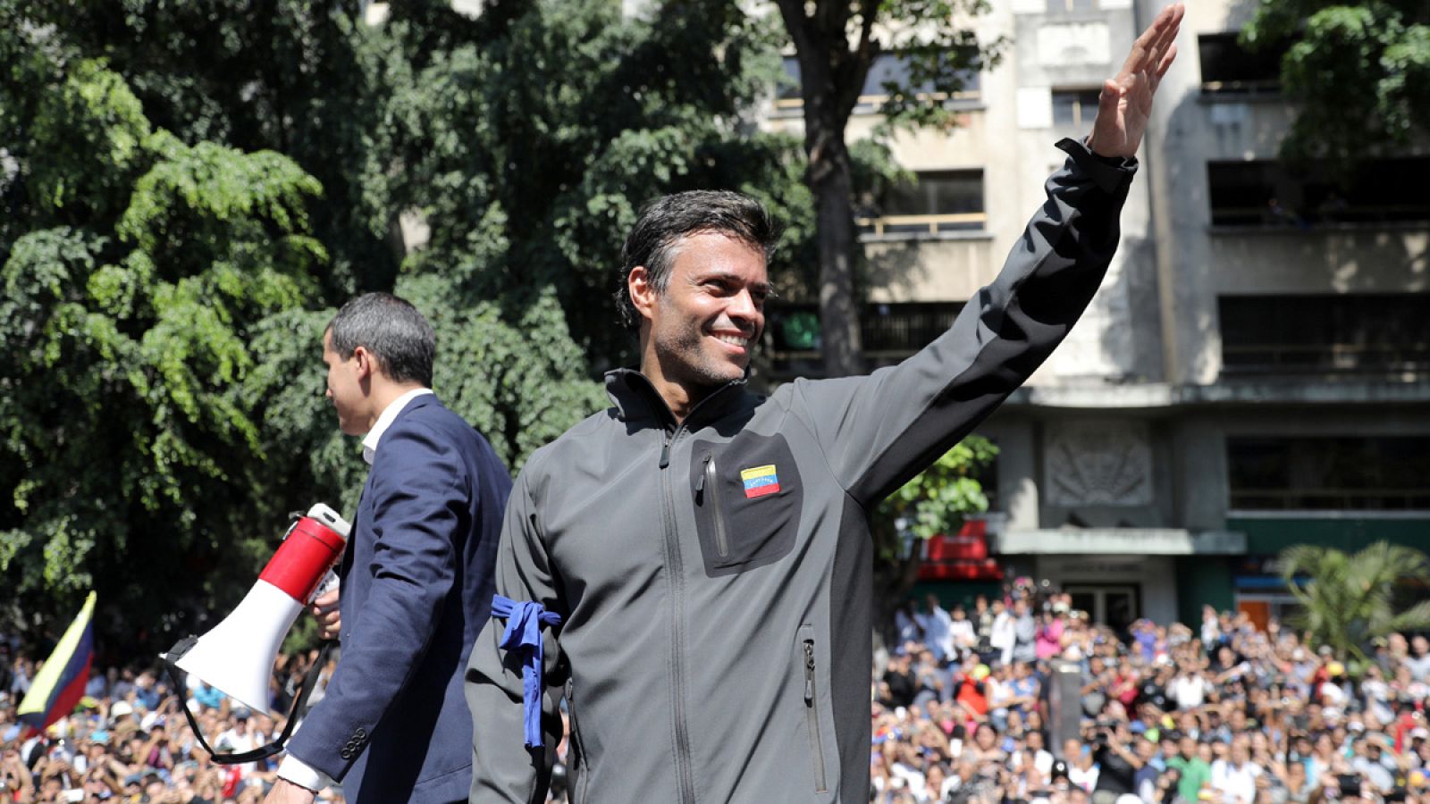Leopoldo López se refugia en la embajada de España tras abandonar la de Chile