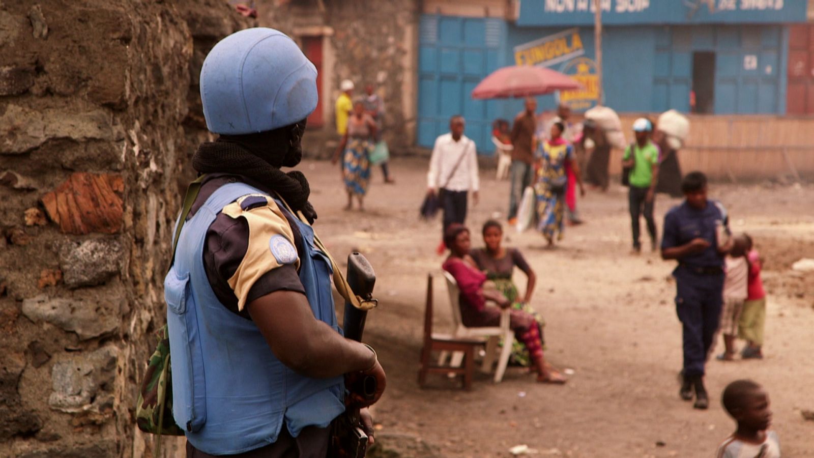 Documental que saca a la luz las miles de denuncias de abusos sexuales a niños y adolescentes, que acumulan los miembros militares y civiles de las misiones de paz de la ONU