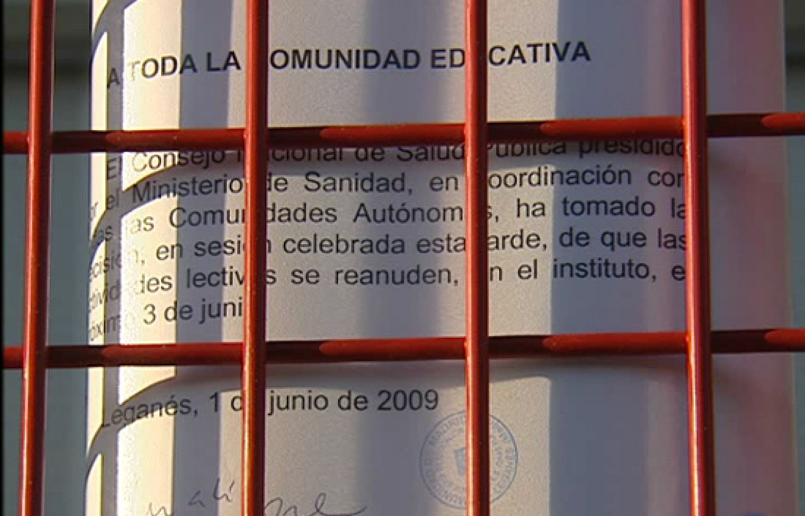 Hoy no ha habido clases en el Instituto Isaac Albéniz, después de que dos de sus alumnos enfermaran de gripe A. - Ciencia y tecnología en Rtve.es | Ver