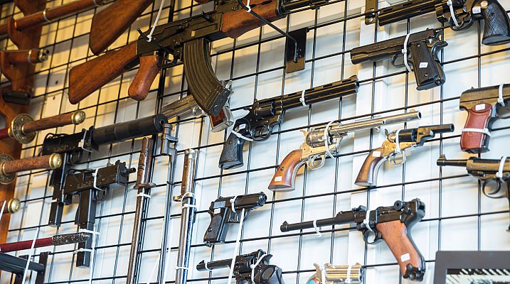 Telediario 1 - Florida aprueba que los profesores puedan ir armados a las escuelas