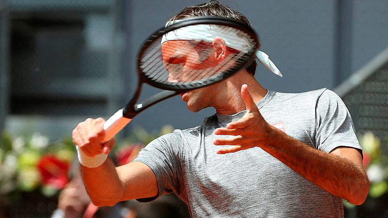Después de tres años de ausencia, Roger Federer ya está en Madrid para disputar el Mutua Madrid Open. El tenista suizo ha aterrizado este viernes en la capital española.