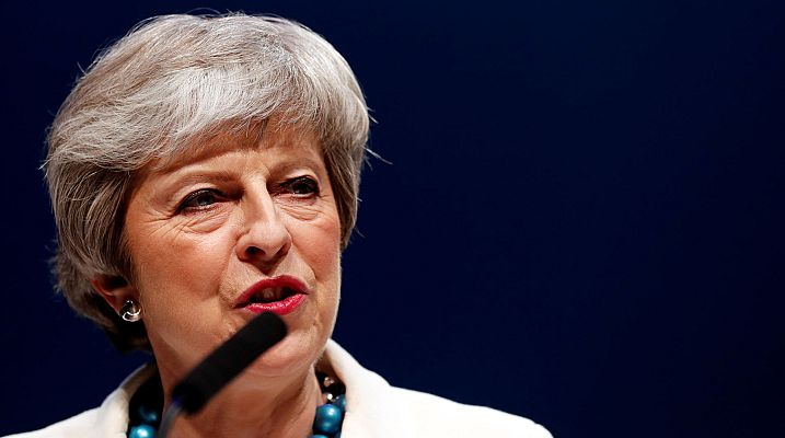 Telediario 1 - Conservadores y laboristas sufren un duro varapalo en las elecciones locales en Reino Unido