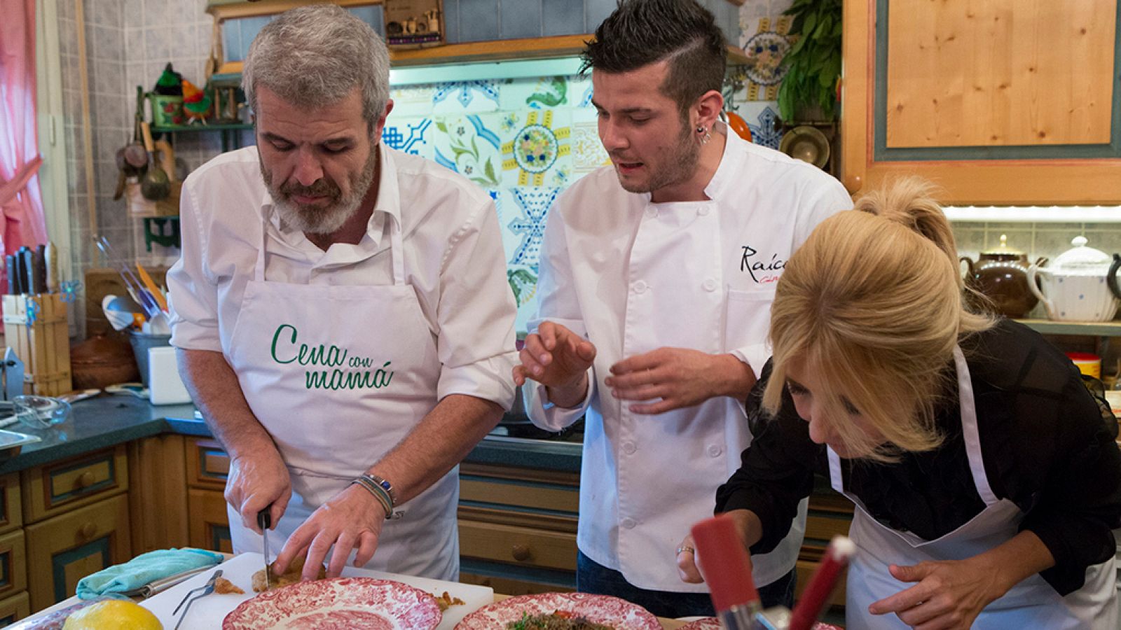 Cena con mamá - Lorenzo Caprile - ver ahora