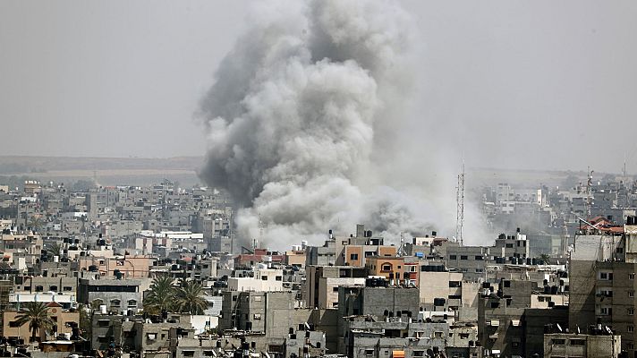 Telediario 1 - Israel intensifica sus bombardeos sobre Gaza como respuesta al lanzamiento de cochetes de Hamás