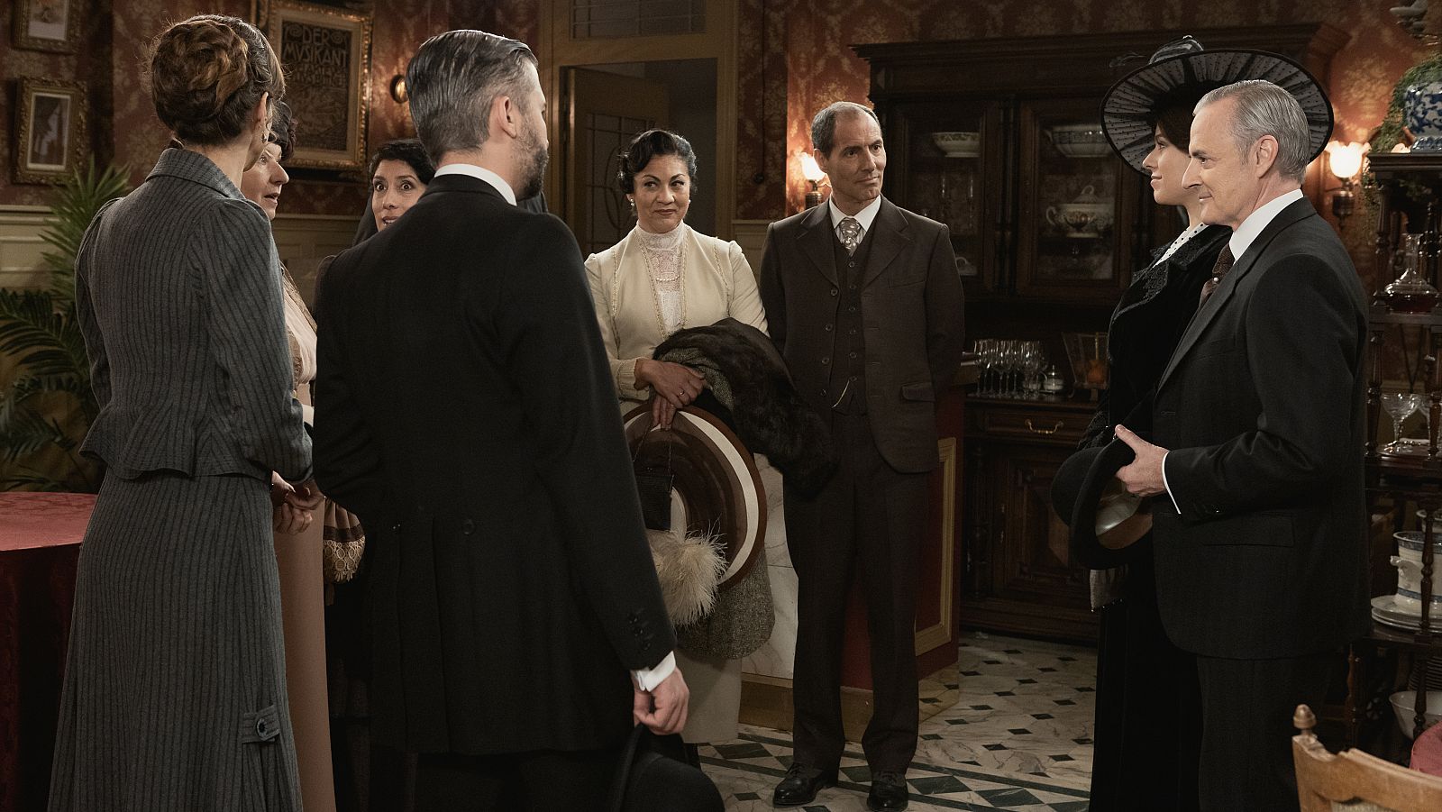 Genoveva presenta a su nuevo marido | Ver