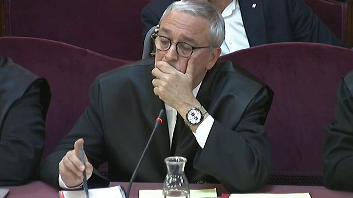 Informativo 24h - El responsable de los antidisturbios relata que le fue imposible llegar a Economía a través del cordón de voluntarios