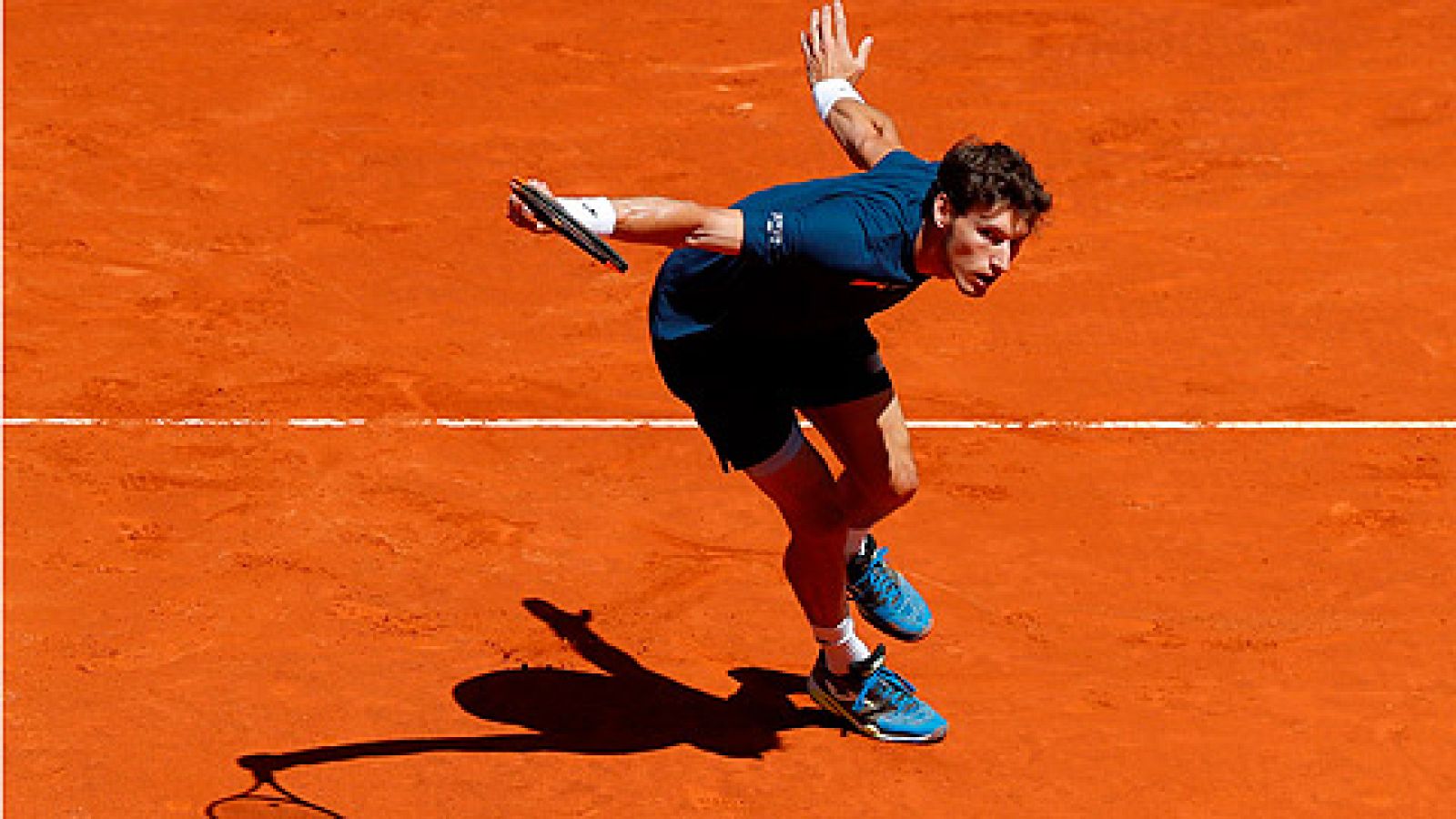 El tenista español ha caído 7-6 y 6-4 contra el altísimo jugador estadounidense (2,11m.) en una hora y media de juego.