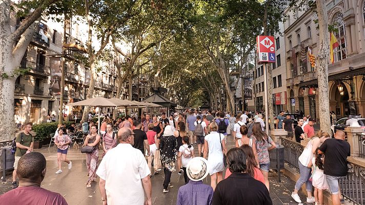 Telediario 1 - El paro baja en abril en más de 90.000 personas