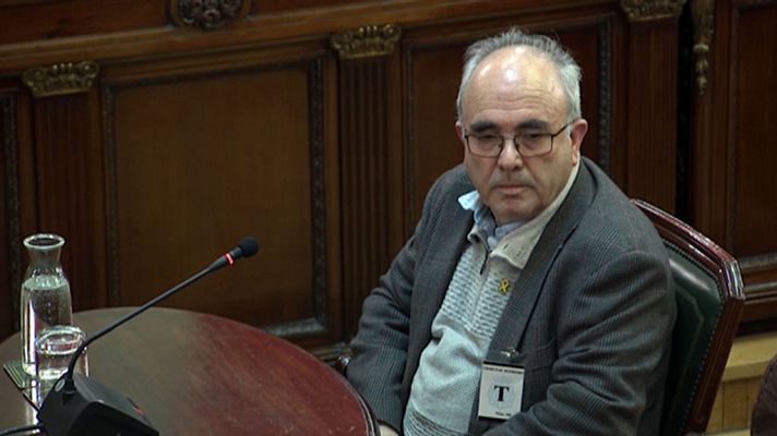 Informativo 24h - Un hombre declara que le levantaron por los testículos y que luego una mujer policía le pegó un puñetazo