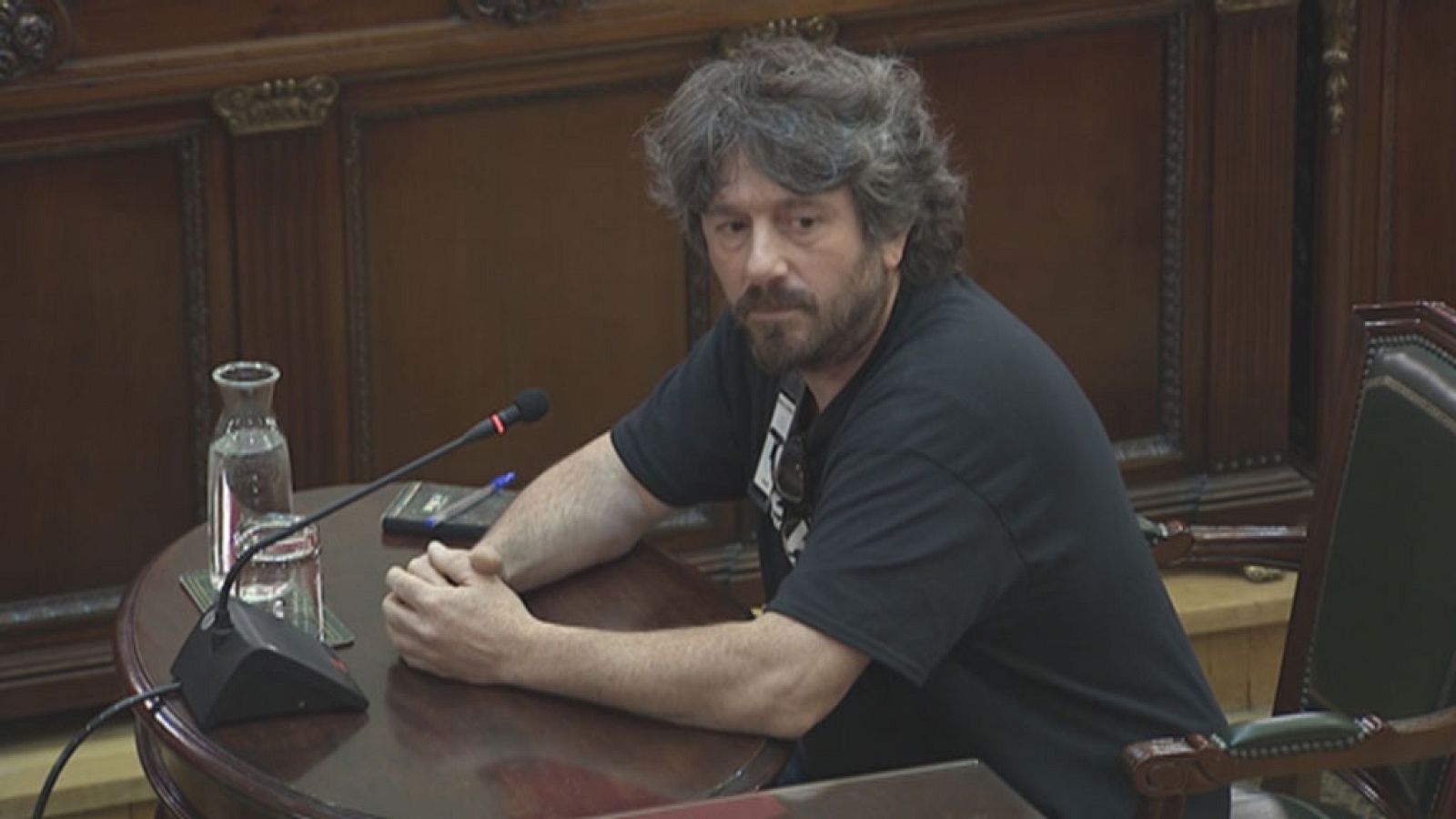 Un ciudadano de Girona reconoce que el 1-O intentaron "dificultar" la entrada de la Policía Nacional