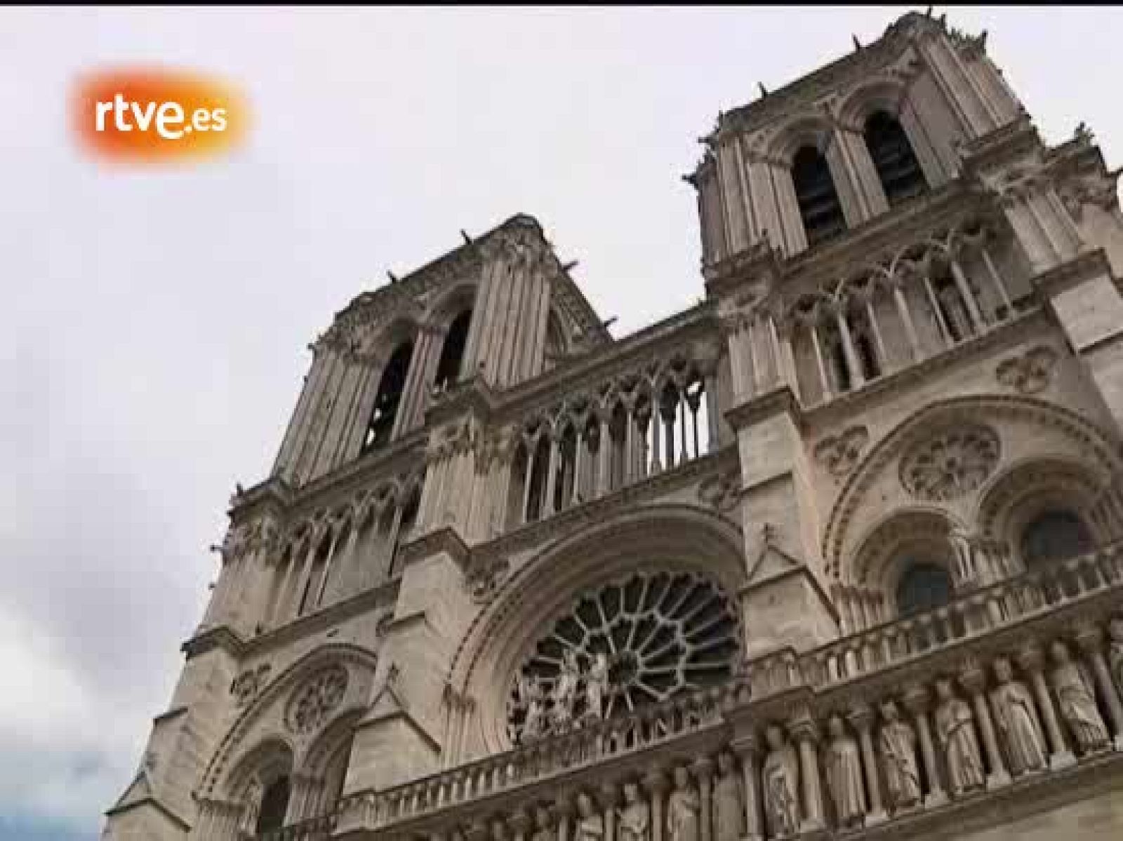 Francia recuerda a los desaparecidos del vuelo 447 de Air France | Ver