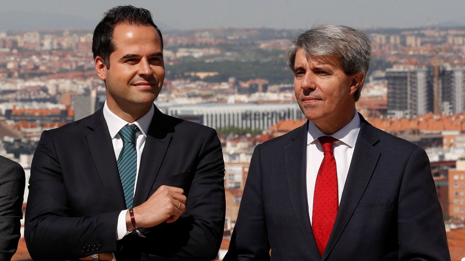 Aguado, dispuesto a negociar un Gobierno con el PP en Madrid "cuando haya resuelto su batacazo"