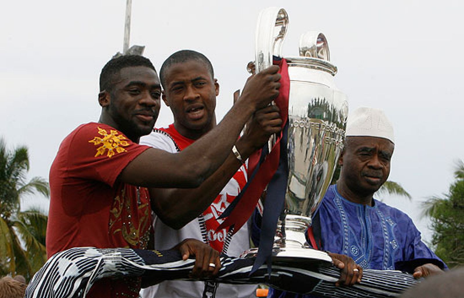 Touré pasea la Copa por Costa de Marfil - Champions League | Ver