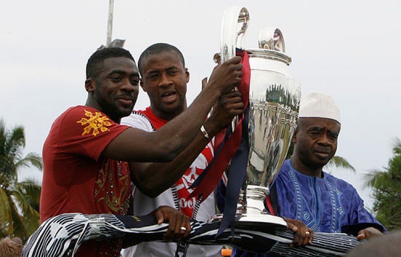 Touré pasea la Copa por Costa de Marfil